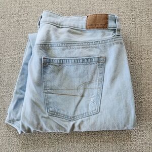 American Eagle Mom Jean Womens Size 10 Light Wash Denim Destroyed